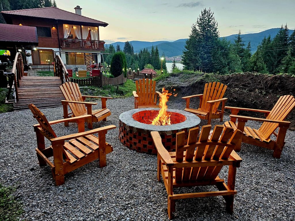 Fireplace in the garden | Villa Hills